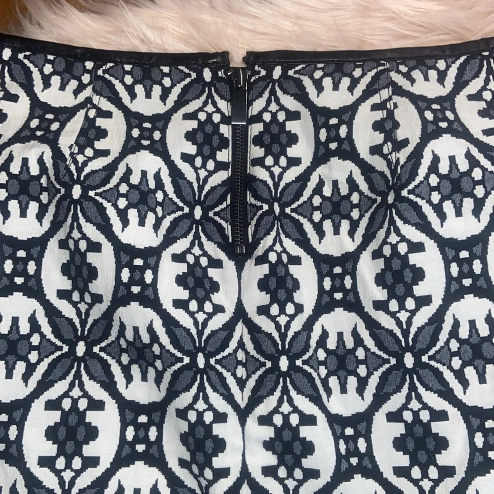 Skirt size 2 from Express - Picture 4 of 4